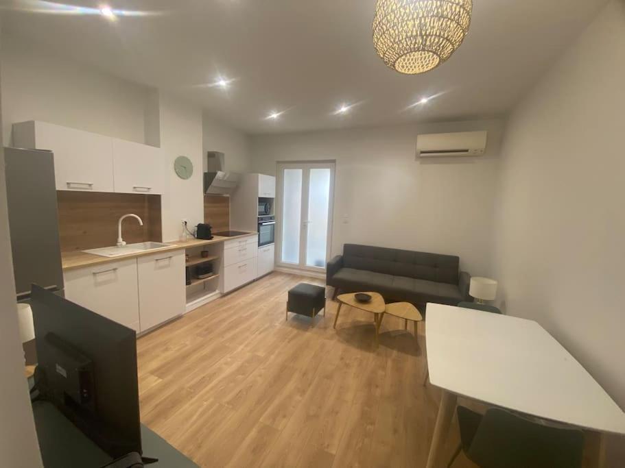 شقة Le Paisiblement Votre 2 Ch, Terrasse, Clim, Park مونْتوبا المظهر الخارجي الصورة